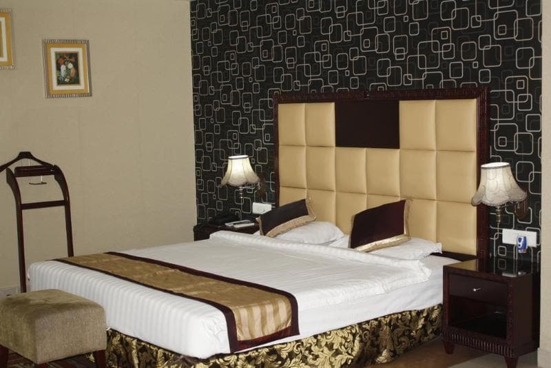 Hotel Gateway Grandeur photo 1