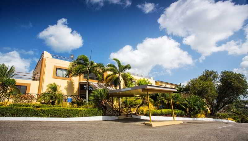 Cara Suites Hotel And Conference Centre main
