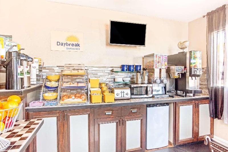 Cabana Inn & Suites photo 1