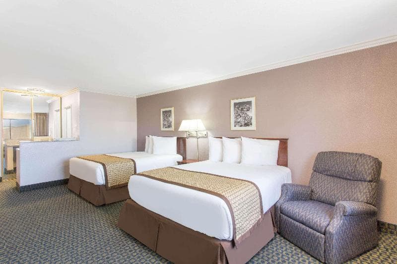 Days Inn by Wyndham Indio 3