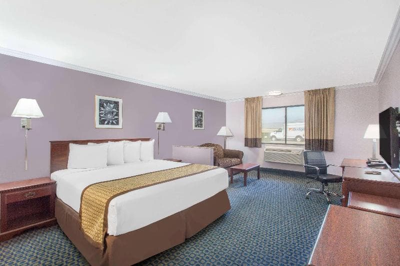 Days Inn by Wyndham Indio 2