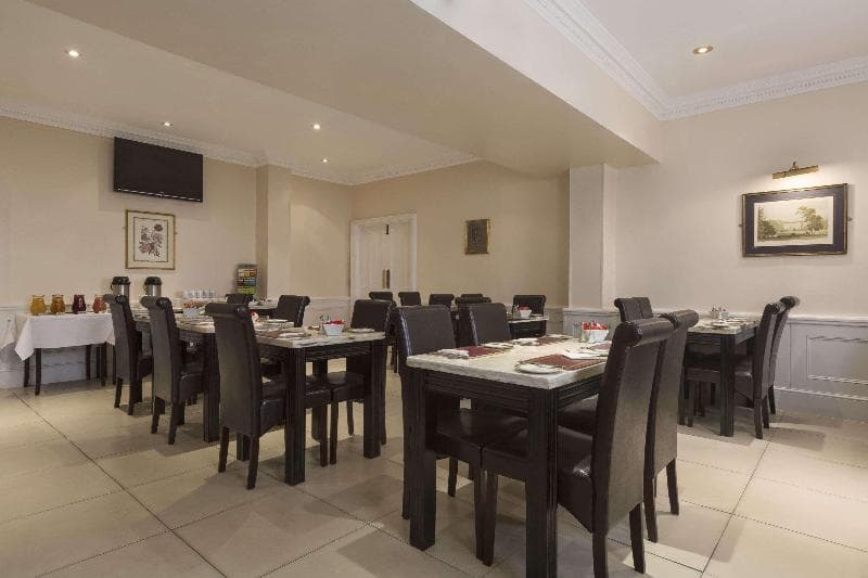 Ramada Crawley Gatwick 4