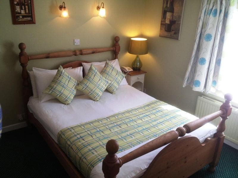 Hare & Hounds Hotel At Speen 4