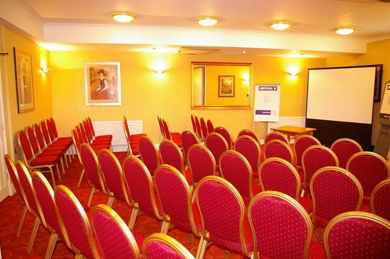 Red Lion Hotel 3