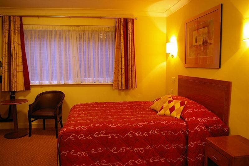 Red Lion Hotel 5