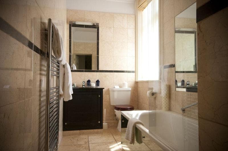 Careys Manor & Senspa (Adults Only) 3