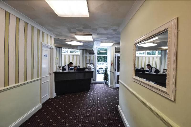 The Mayfair Hotel 5