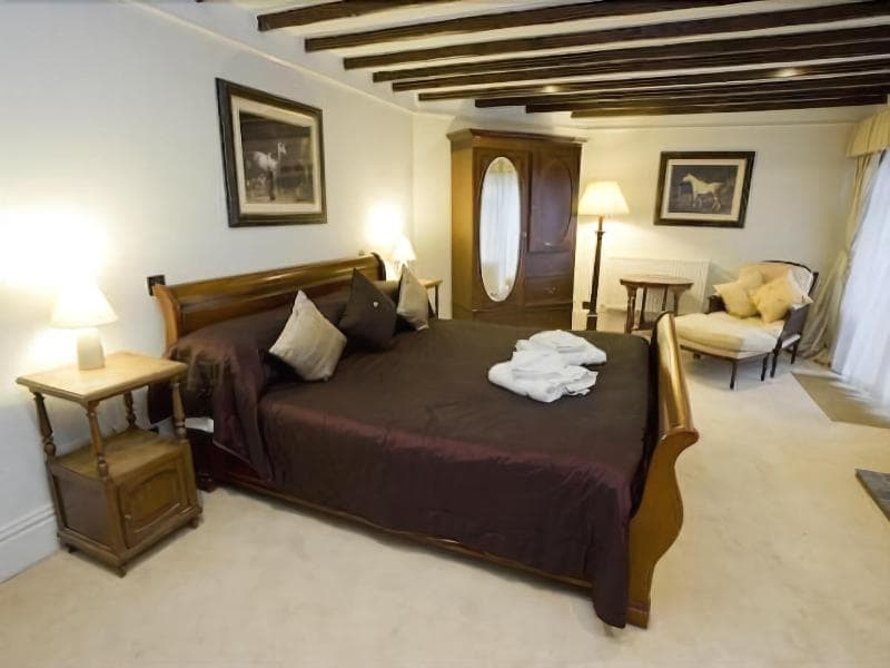 High Corner Inn 4