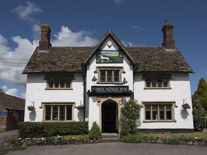 The White Horse Inn (Adults Only) 3