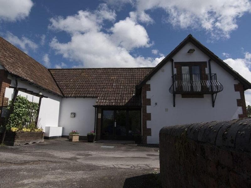 The White Horse Inn (Adults Only) 5