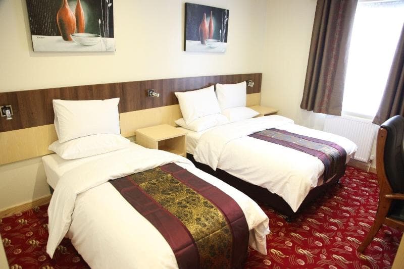 Cambridge Hotel 4