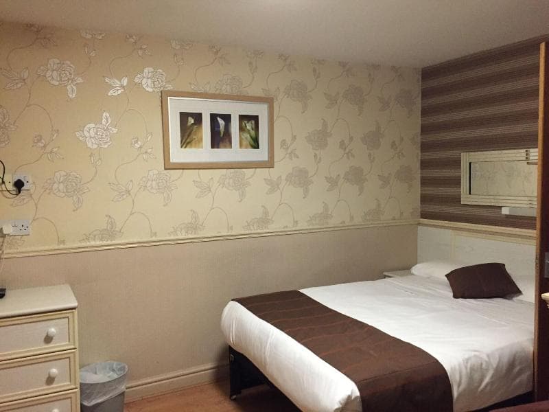 Lyndene Hotel 4