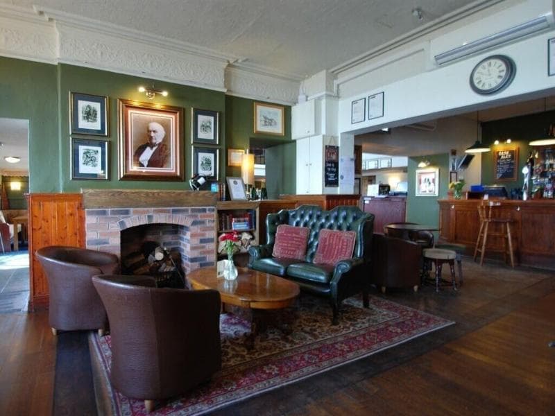 The Gladstone main