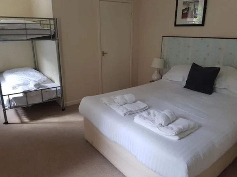 Glan Aber Hotel Bunk House 5