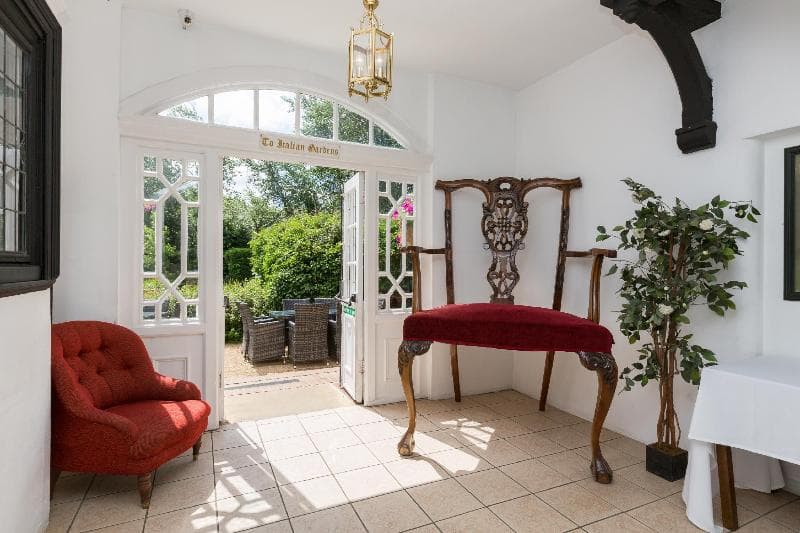De Rougemont Manor Hotel photo 1