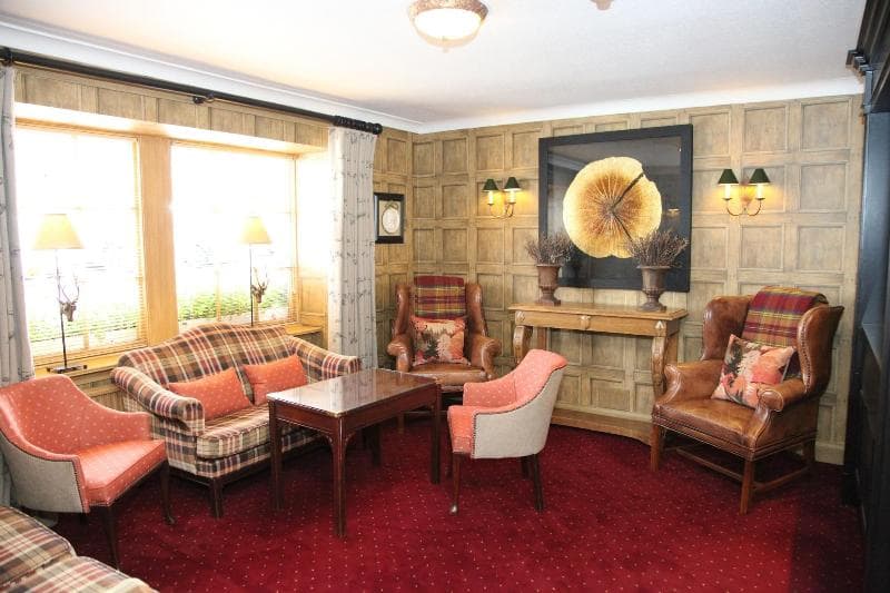 Burt's Hotel 5