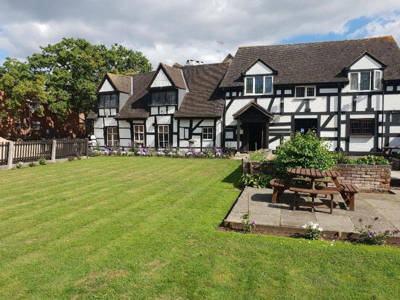 The Thatch Inn 3