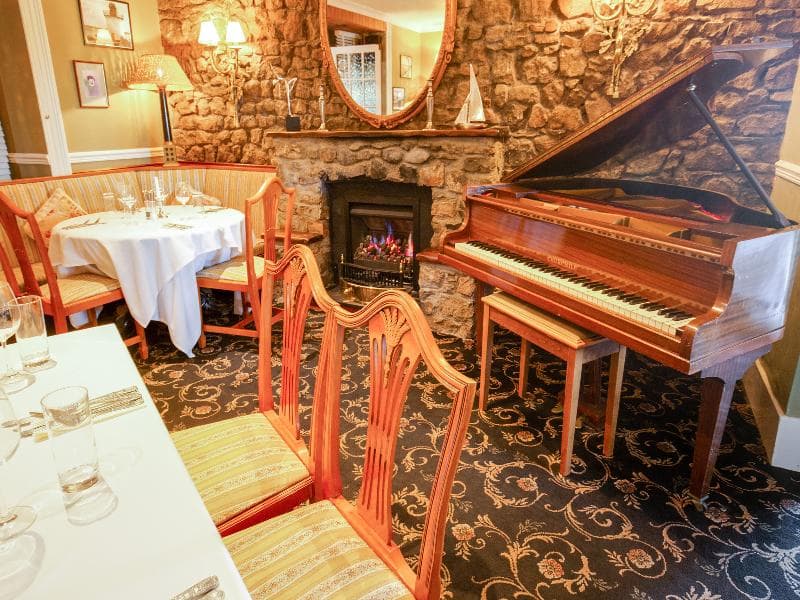 Oyo Lamphey Hall Hotel 4