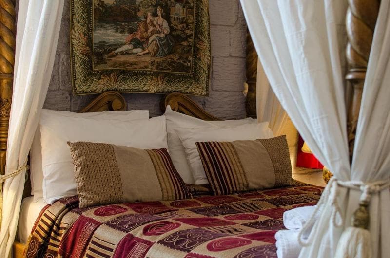 Dukes Folly Hotel 3