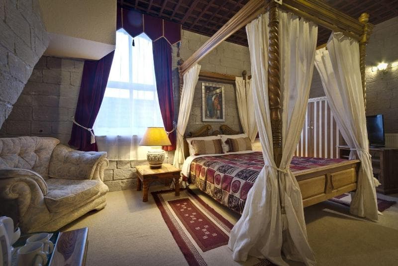 Dukes Folly Hotel 5