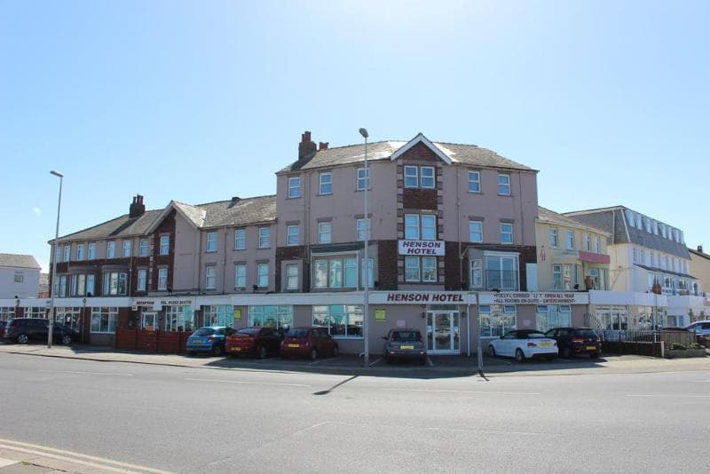 Henson Hotel main