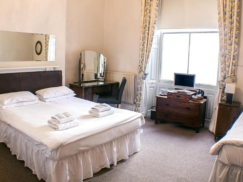 The Queensbury Hotel 5