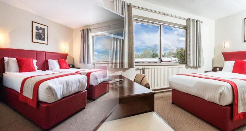 Peartree Lodge Waterside 5