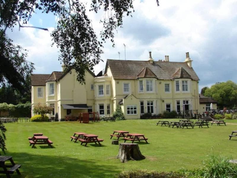 Worplesdon Place 4
