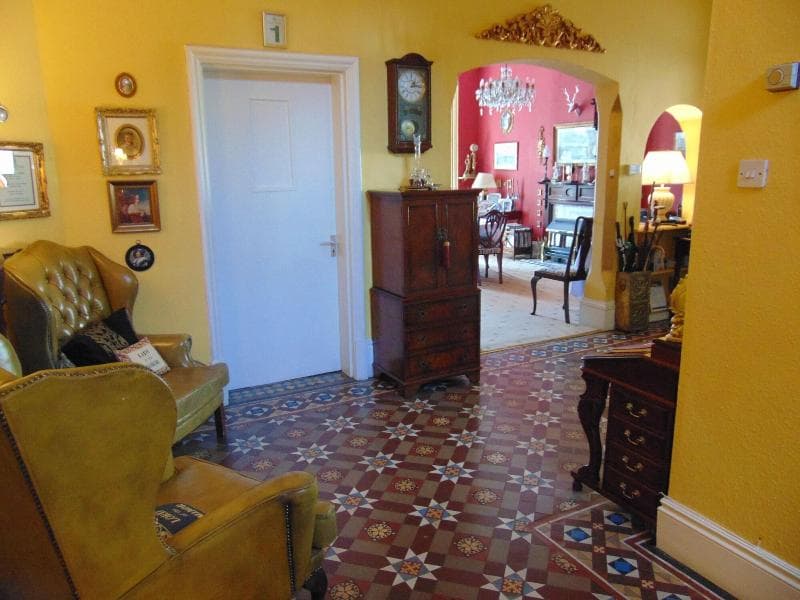 Holywell Guest House 4