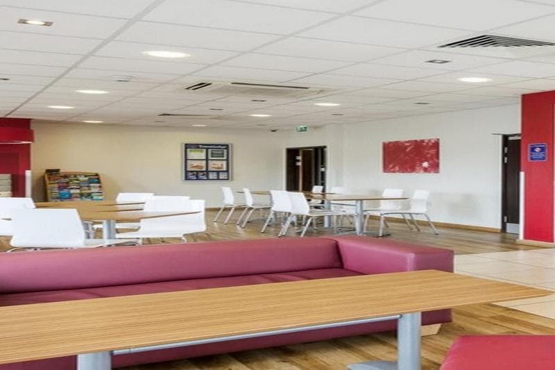 Travelodge Camberley Central 2