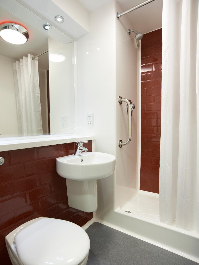 Travelodge Cardiff Central Queen Street 5