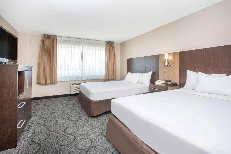 Baymont by Wyndham San Diego Downtown 3