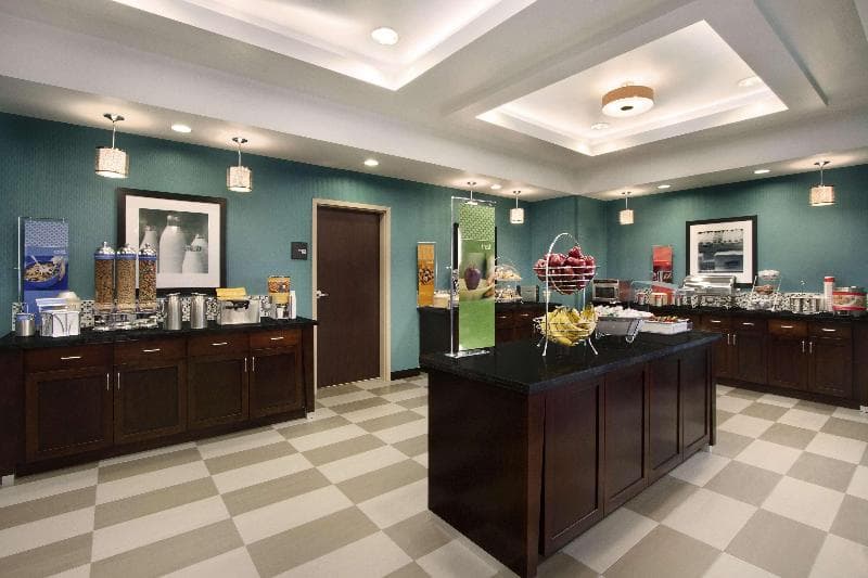 Hampton Inn & Suites York South 3