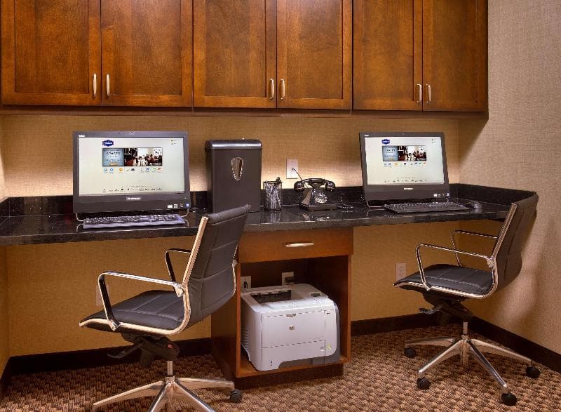Hampton Inn Omaha/West-Dodge Road (Old Mill) 1