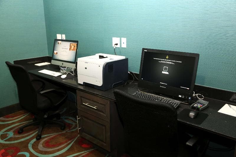 Hampton Inn Pearsall main
