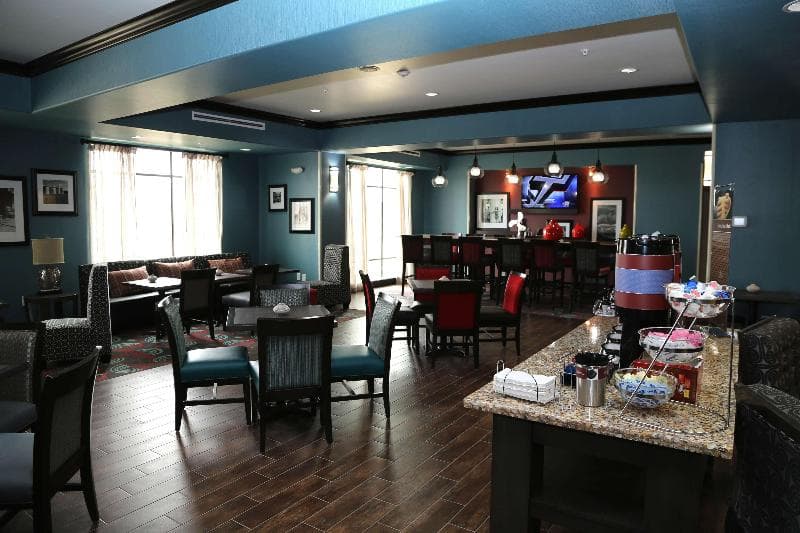Hampton Inn Pearsall 3