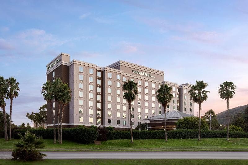 DoubleTree by Hilton San Francisco Airport North Bayfront photo 1