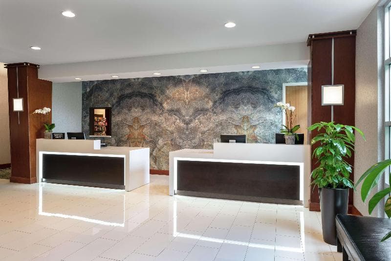 DoubleTree by Hilton San Francisco Airport North Bayfront 4