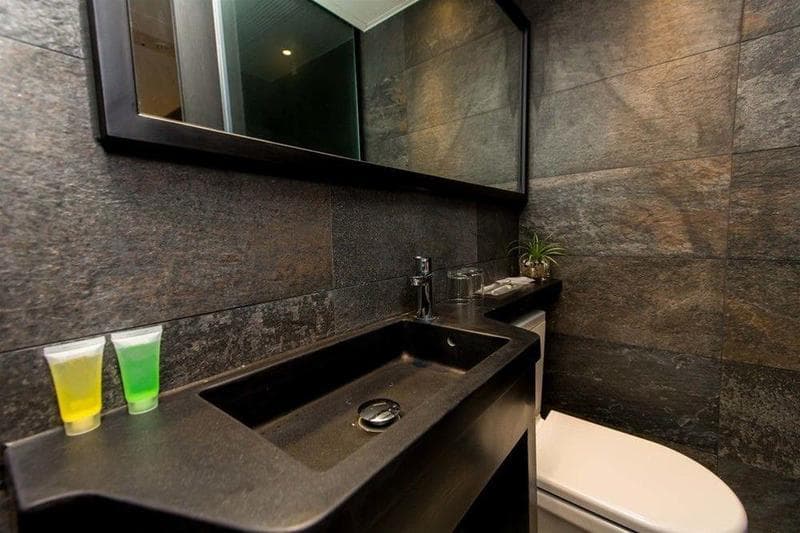 Noble Park Hotel 5