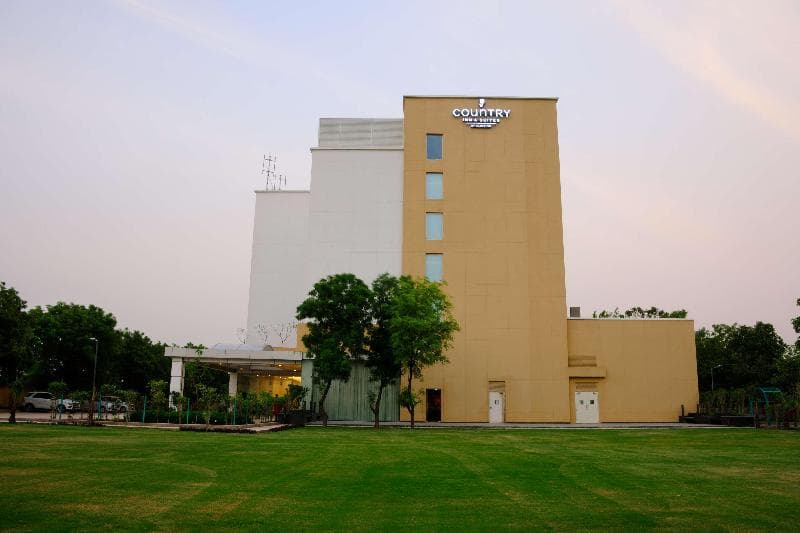 Country Inn & Suites By Radisson, Gurugram Sohna Road 5
