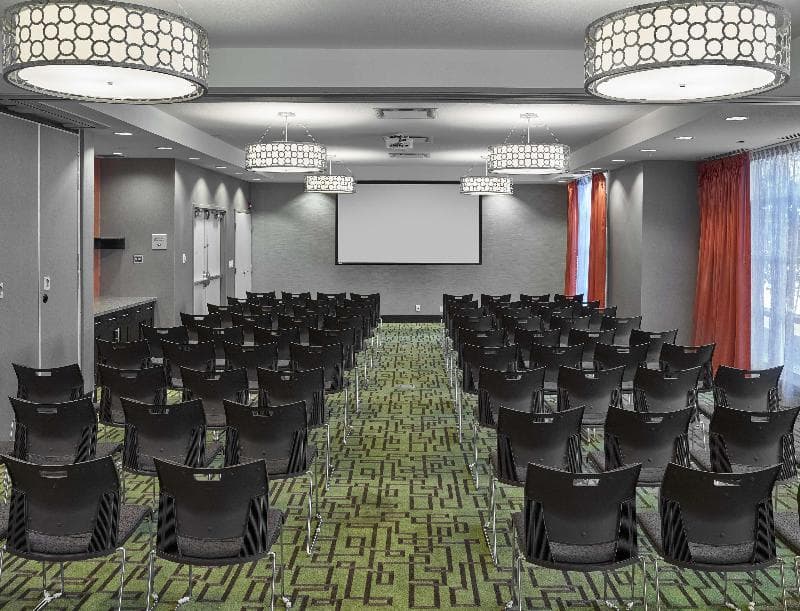 Hampton Inn by Hilton Calgary Airport North photo 1