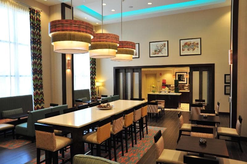 Hampton Inn & Suites Robbinsville 2
