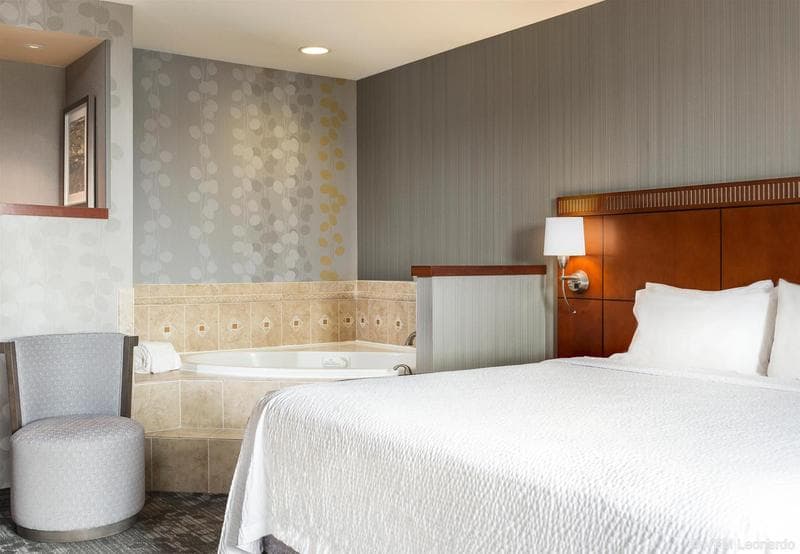 Courtyard By Marriott Columbia 4
