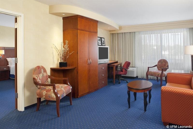 Courtyard By Marriott Columbia 5