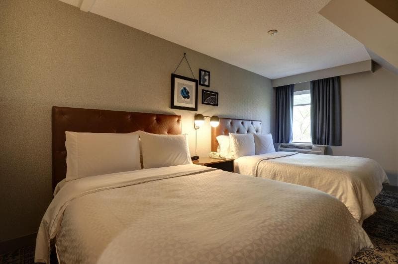 Four Points By Sheraton St. Catharines Niagara Suites 5