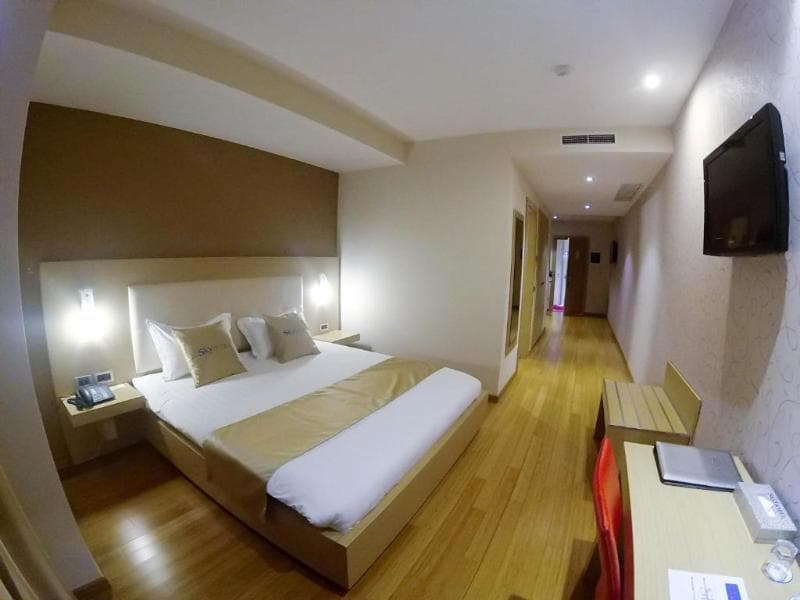 Sky 2 Hotel 2