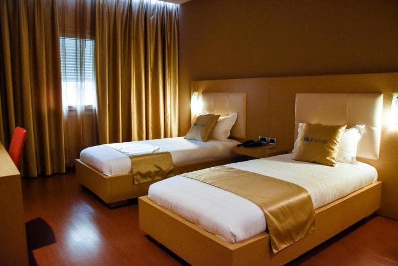 Sky 2 Hotel 4
