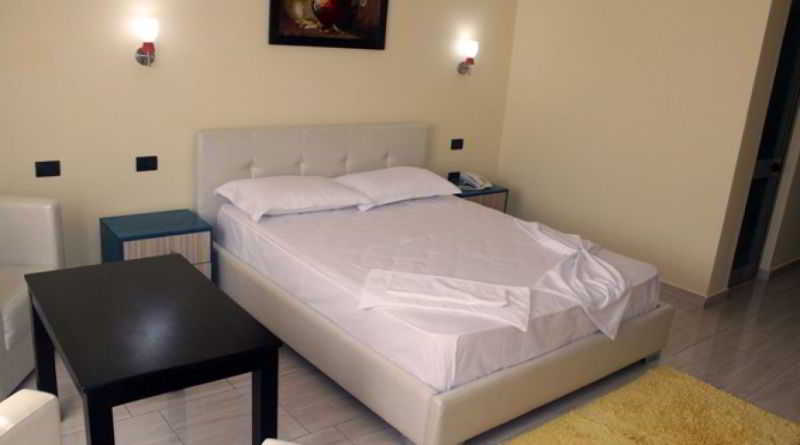 Aurelis Hotel 5