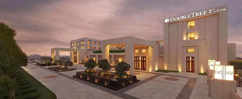 DoubleTree by Hilton Agra 3