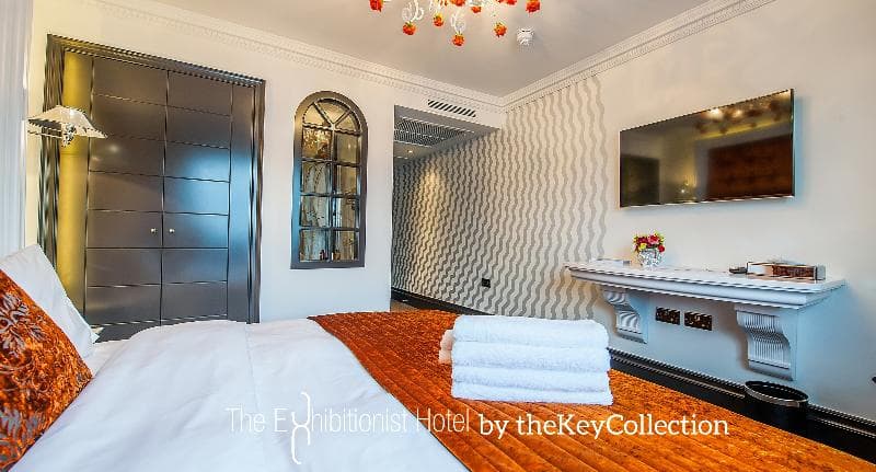 The Exhibitionist Hotel 4